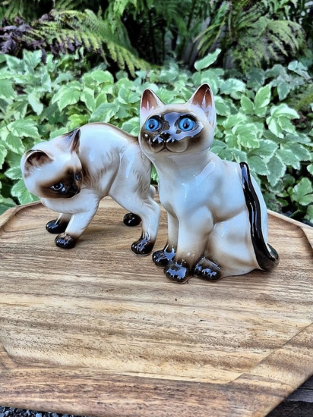 Vintage 1970s Siamese Cat Figurines Set of 2, MCM Ceramic Seal Point Kitten - Picture 3 of 14